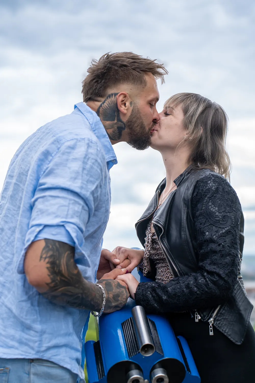 Menschen und Momente Fotografie in Stuttgart mit natürlichem Paarportrait